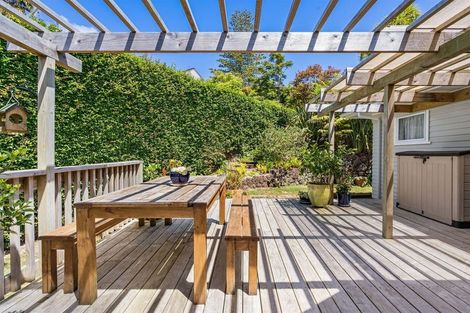 Photo of property in 23a Aberdeen Road, Castor Bay, Auckland, 0620