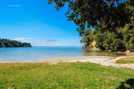 Photo of property in 47 Laingholm Drive, Laingholm, Auckland, 0604