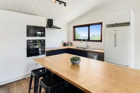 Photo of property in 2/44 Toroa Street, Torbay, Auckland, 0630