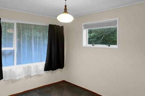 Photo of property in 77 Riverpark Crescent, Henderson, Auckland, 0610