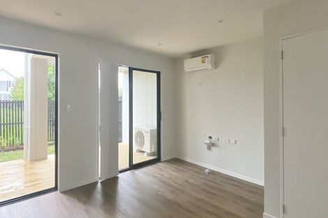 Photo of property in 28 Whai Hua Lane, Mangere Bridge, Auckland, 2022