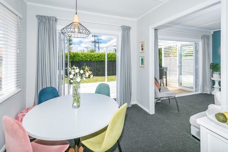 Photo of property in 15 Sandwich Road, St Andrews, Hamilton, 3200