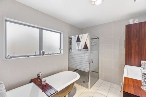 Photo of property in 2 Coral Drive, Papamoa Beach, Papamoa, 3118