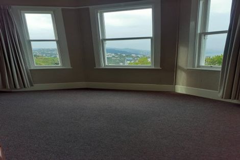 Photo of property in 30 Apuka Street, Brooklyn, Wellington, 6021