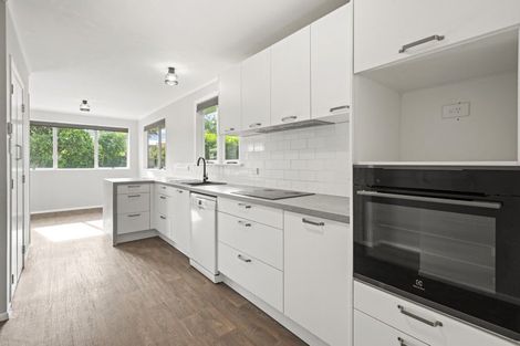 Photo of property in 60 Kingswood Road, Brookfield, Tauranga, 3110