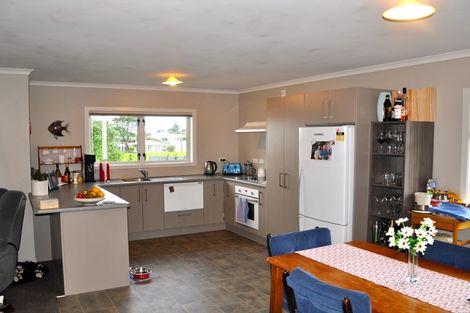 Photo of property in 43 Beach Road, Waihi Beach, 3611