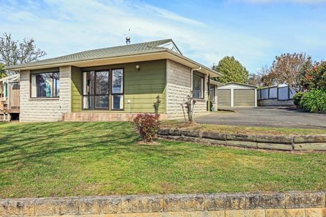 Photo of property in 14 Kaweka Place, Havelock North, 4130