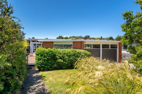 Photo of property in 18 Pioneer Crescent, Helensburgh, Dunedin, 9010