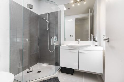 Photo of property in 18a Eastcliffe Road, Castor Bay, Auckland, 0620