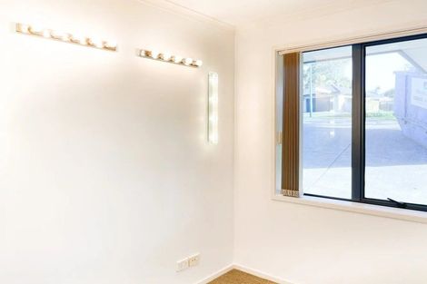 Photo of property in 1 Summerland Drive, Henderson, Auckland, 0612