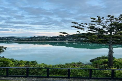 Photo of property in 52 Seaview Road, Paremata, Porirua, 5024