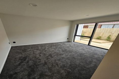 Photo of property in 2a Embling Place, Eastern Beach, Auckland, 2012