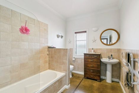 Photo of property in 82 Realm Drive, Paraparaumu, 5032