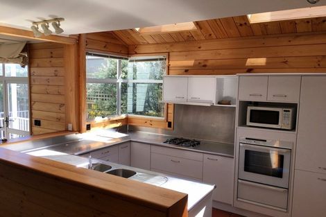 Photo of property in 16 Mcfarlane Street, Mount Victoria, Wellington, 6011