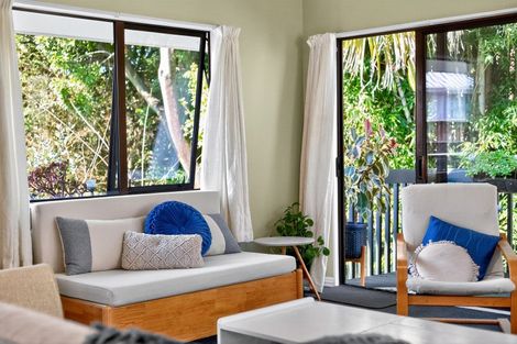 Photo of property in 2/43 Sabulite Road, Kelston, Auckland, 0602