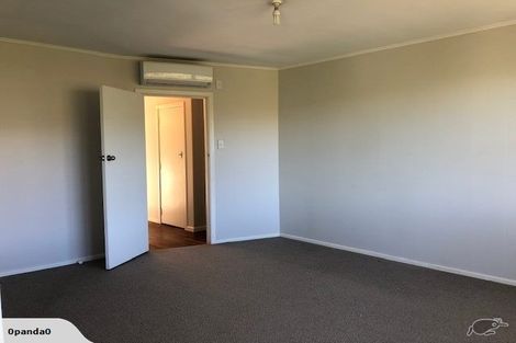 Photo of property in 147 Ruskin Road, Newlands, Wellington, 6037