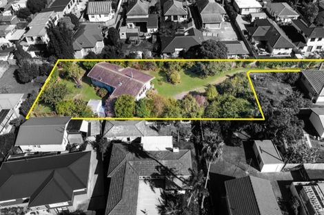 Photo of property in 1 Archlynn Road, Kelston, Auckland, 0602