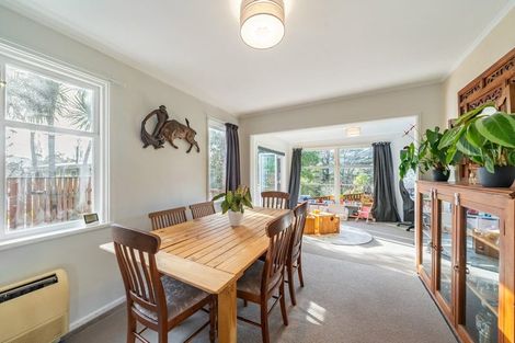 Photo of property in 51 Wyndham Road, Pinehaven, Upper Hutt, 5019