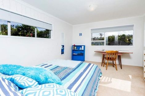 Photo of property in 17 Penning Road, Milford, Auckland, 0620