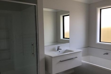 Photo of property in 12 Fearnley Grove, Pyes Pa, Tauranga, 3112