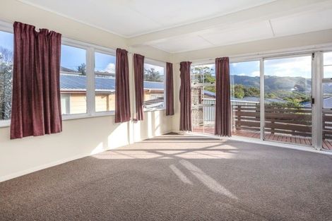 Photo of property in 48 Collins Avenue, Tawa, Wellington, 5028
