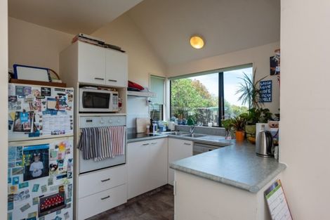 Photo of property in 2b Paratu Way, Strathmore Park, Wellington, 6022