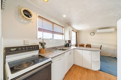 Photo of property in 47 Hartford Crescent, Totara Park, Upper Hutt, 5018