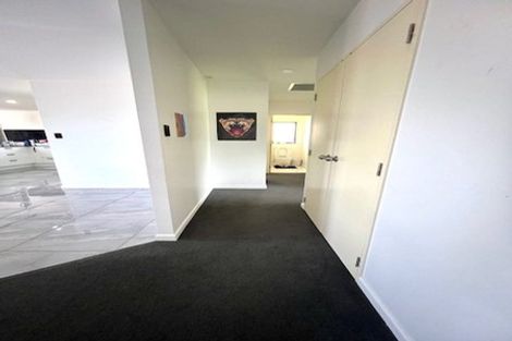 Photo of property in 17 Semillon Avenue, Henderson, Auckland, 0612