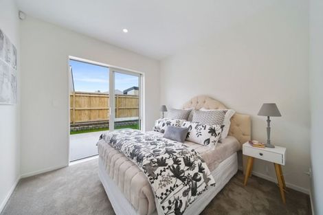 Photo of property in 8 Nola Dawn Avenue, Papakura, 2110