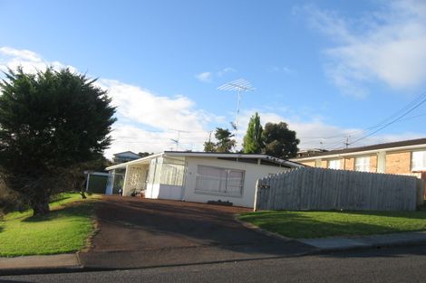 Photo of property in 2/6 Anne Road, Hillcrest, Auckland, 0627