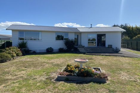 Photo of property in 21 Castle Street, Eltham, 4322