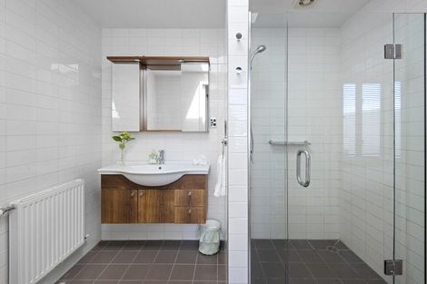 Photo of property in 33 Wroxton Terrace, Merivale, Christchurch, 8014