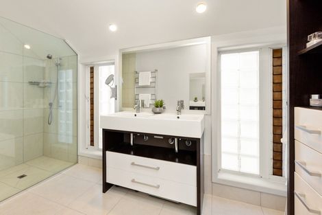 Photo of property in 1 Coleman Terrace, Hospital Hill, Napier, 4110