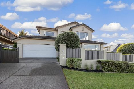 Photo of property in 2 Oakpark Place, West Harbour, Auckland, 0618