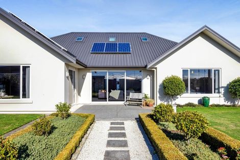 Photo of property in 4 Nikau Place, Hawera, 4610