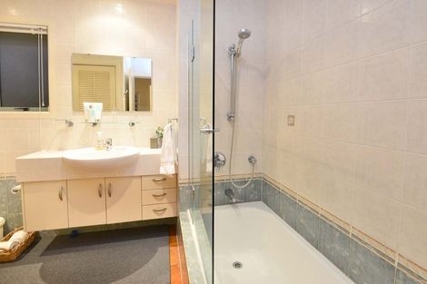 Photo of property in 1/26 Fenwick Avenue, Milford, Auckland, 0620