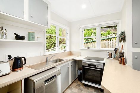 Photo of property in 31 Olivia Crescent, Tawa, Wellington, 5028