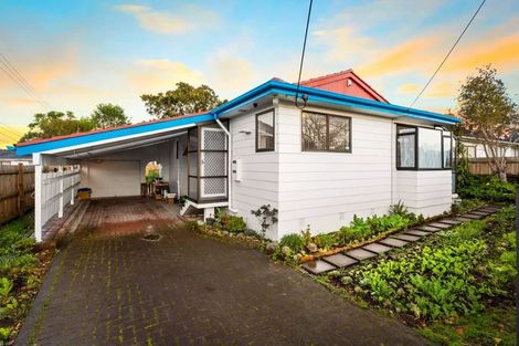 Photo of property in 110 Bruce Mclaren Road, Henderson, Auckland, 0612