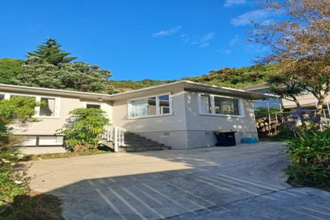 Photo of property in 107 Parkvale Road, Karori, Wellington, 6012