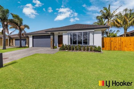 Photo of property in 27 Girvan Terrace, Wattle Downs, Auckland, 2103