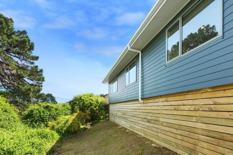 Photo of property in 17a Gloucester Street, Cannons Creek, Porirua, 5024