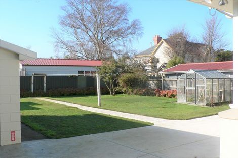 Photo of property in 8 Kinnaird Place, Hillmorton, Christchurch, 8025