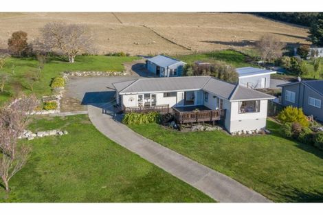 Photo of property in 19 Oxford Street, Waikari, 7420