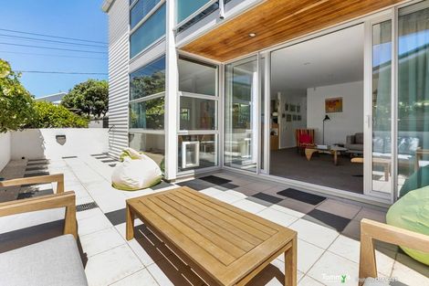 Photo of property in 32 Mantell Street, Seatoun, Wellington, 6022