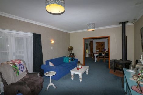 Photo of property in 33 Guy Street, Dannevirke, 4930