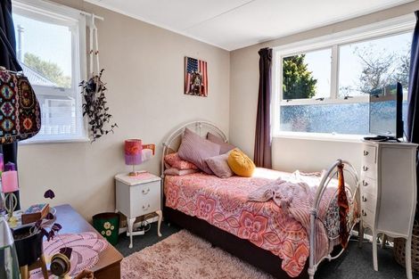 Photo of property in 33 Woodleigh Street, Frankleigh Park, New Plymouth, 4310