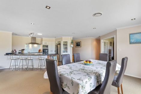 Photo of property in 11a Montrose Place, Highlands Park, New Plymouth, 4312