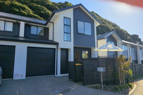 Photo of property in 52 Martingale Drive, Whitby, Porirua, 5024