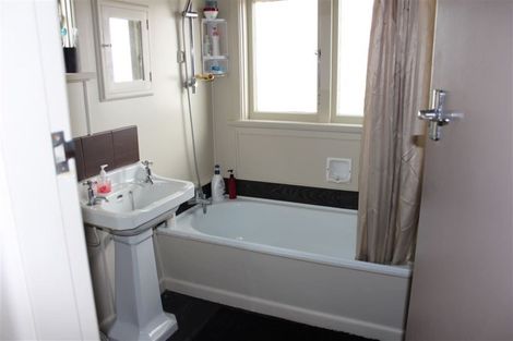 Photo of property in 5 Ossian Street, Milton, 9220