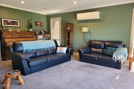 Photo of property in 99 Kuratawhiti Street, Greytown, 5794